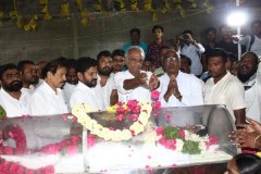 Political-celebs-pay-last-respect-to-Kodela-25