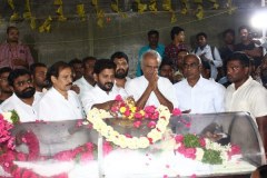 Political-celebs-pay-last-respect-to-Kodela-34