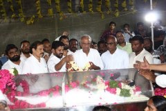 Political-celebs-pay-last-respect-to-Kodela-36