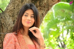 Pooja-Solanki-New-Photos-15