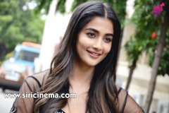 1_PoojaHegde-New-Photos-8