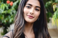 PoojaHegde-New-Photos-11