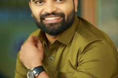 Pradeep-Machiraju-New-Photos-17