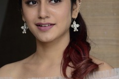 Priya-Prakash-Varrier-New-Photos-1