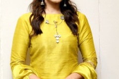 Raashi-Khanna-New-Photos-1