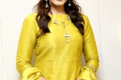 Raashi-Khanna-New-Photos-10