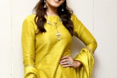 Raashi-Khanna-New-Photos-3