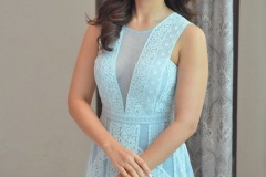 Raashi-Khanna-new-pics-11