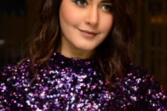 Raashi-Khanna-New-Stills-12