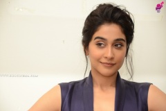 Regina-Cassandra-Photos-10