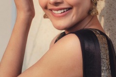 Riddhi-Kumar-New-Photos-12