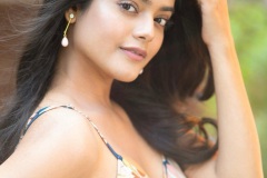 Riddhi-Kumar-New-Photos-3