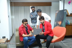 Right-movie-First-Look-and-Motion-Poster-Launched-by-Victory-Venkatesh-3