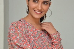 Ruhani-Sharma-new-photos-10