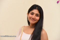 Sai-Pallavi-New-Photos-13