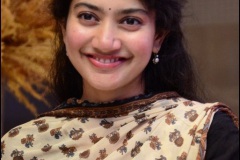 1_Sai-Pallavi-New-Photos-11