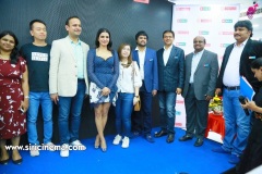 Samantha-Launch-One-Plus-Mobile-At-Big-C-14