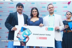 Samantha-Launch-One-Plus-Mobile-At-Big-C-17