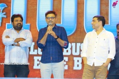 Sarileru-Neekevvaru-Blockbuster-Ka-Baap-celebrations-17