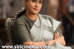 Sarileru-Neekevvaru-Vijayashanthi-look-2