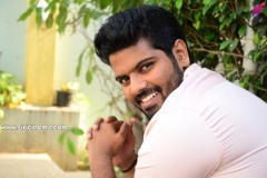 Sinha-interview-Photos-8