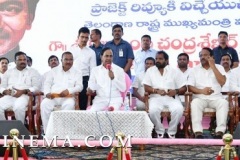 Sri-K-Chandrashekhar-Rao-visit-to-Edula-Vattem-10