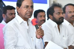 Sri-K-Chandrashekhar-Rao-visit-to-Edula-Vattem-12