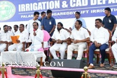 Sri-K-Chandrashekhar-Rao-visit-to-Edula-Vattem-9