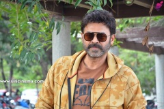 venkatesh-interview-Photos-14