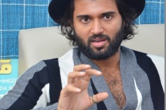 Vijay-Devarakonda-Interview-Photos-10