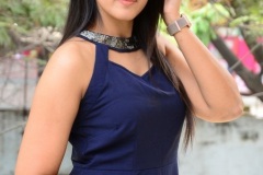 Viviya-Santh-New-photos-5