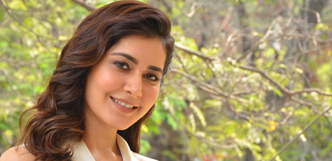 Raashi Khanna interview photos