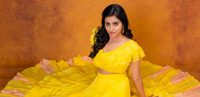 Actress Naveena Reddy New Photos